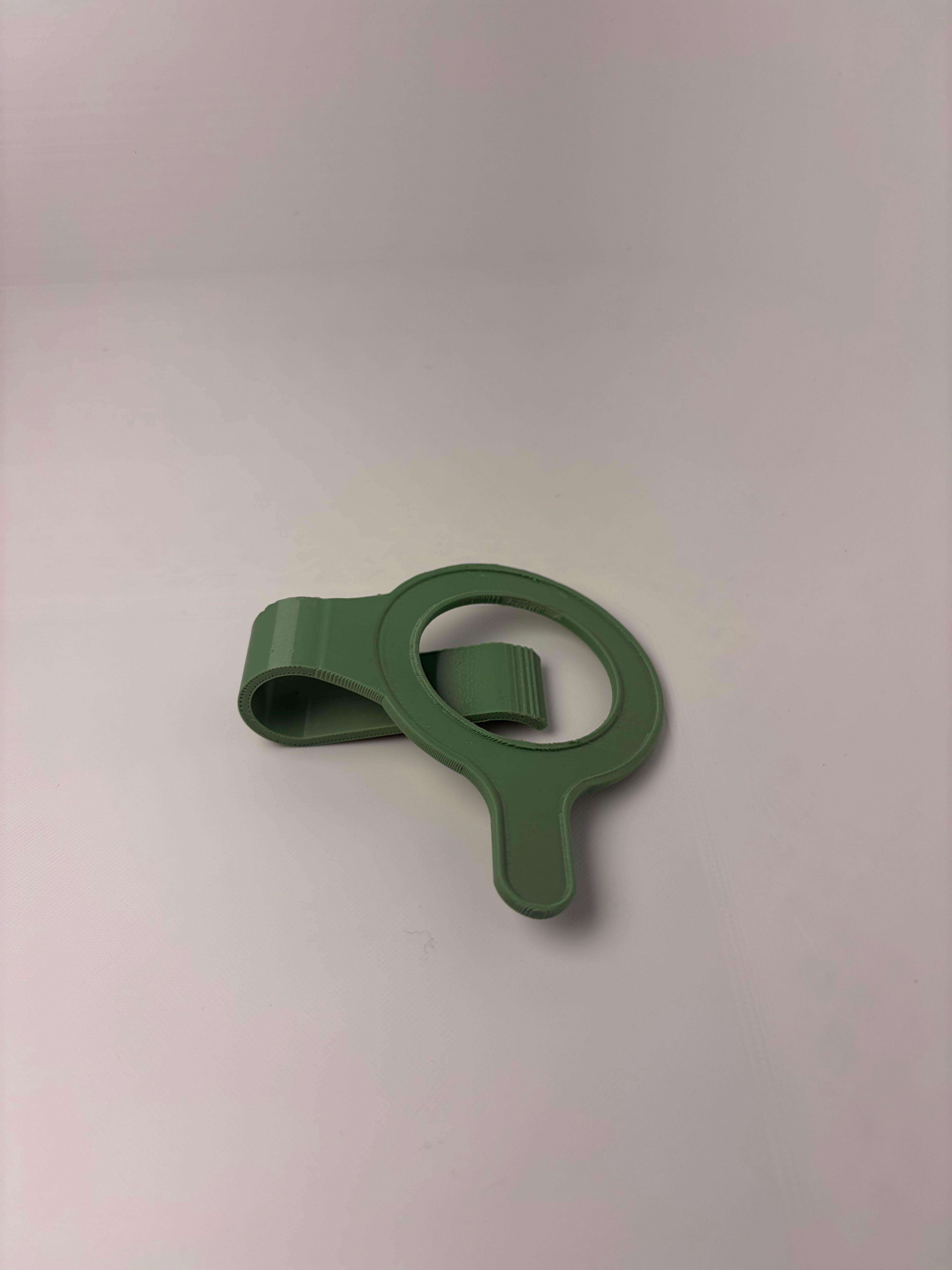 Magsafe car sun visor clip